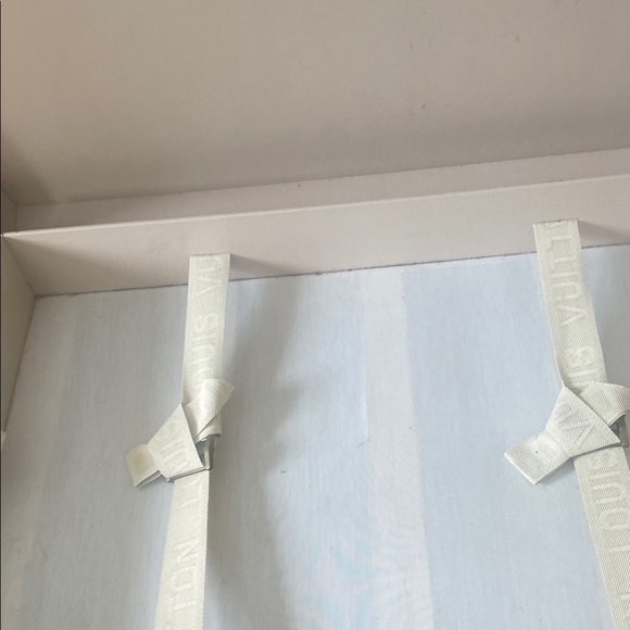 Louis Vuitton Brown Monogram Travel Trunk with Natural Leather Handle - Picture 4 of 9